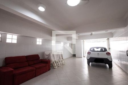 Casa para alugar com 121m², 2 quartos e 4 vagas Casa para alugar com 121m², 2 quartos e 4 vagasGaragem