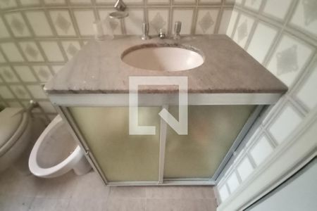 Casa à venda com 183m², 3 quartos e 3 vagas Casa à venda com 183m², 3 quartos e 3 vagasDetalhe do banheiro