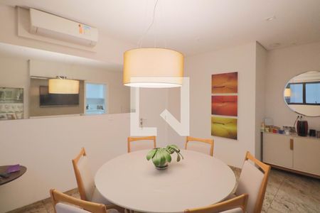 Apartamento à venda com 330m², 4 quartos e 4 vagasCopa 