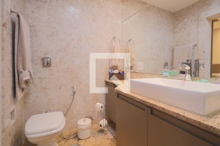 Apartamento à venda com 330m², 4 quartos e 4 vagasBanheiro Suíte 1