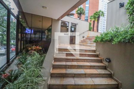 Apartamento à venda com 330m², 4 quartos e 4 vagasEntrada