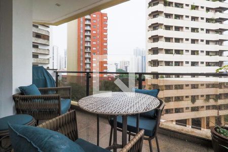 Apartamento à venda com 330m², 4 quartos e 4 vagasVaranda Sala