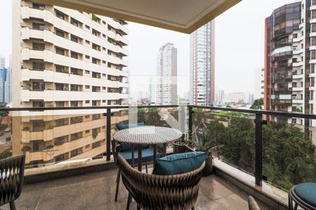 Apartamento à venda com 330m², 4 quartos e 4 vagasVaranda Sala