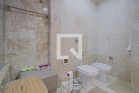 Apartamento à venda com 330m², 4 quartos e 4 vagasBanheiro Suíte 3