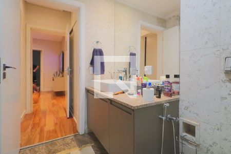 Apartamento à venda com 330m², 4 quartos e 4 vagasBanheiro Suíte 2