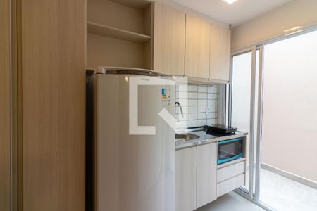 Cozinha de apartamento para alugar com 1 quarto, 18m² em Chácara Santo Antônio (zona Sul), São Paulo