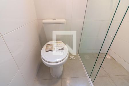 Banheiro de apartamento para alugar com 1 quarto, 18m² em Chácara Santo Antônio (zona Sul), São Paulo