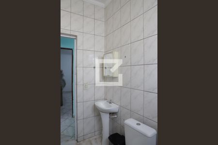 Banheiro de casa para alugar com 1 quarto, 44m² em Vila Figueira, Suzano