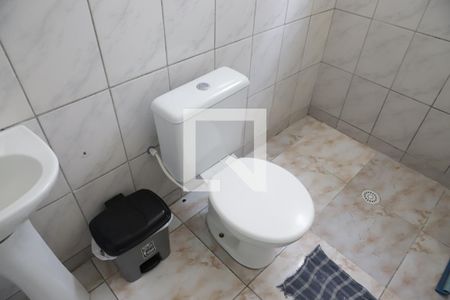 Detalhe do banheiro de casa para alugar com 1 quarto, 44m² em Vila Figueira, Suzano