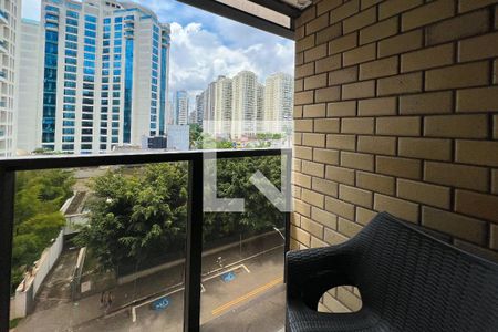 Sacada de kitnet/studio à venda com 1 quarto, 37m² em Moema, São Paulo