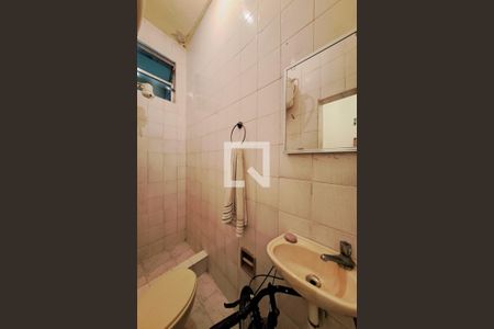 Casa à venda com 370m², 6 quartos e sem vaga Casa à venda com 370m², 6 quartos e sem vagaBanheiro de serviço