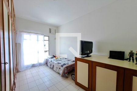 Casa à venda com 370m², 6 quartos e sem vaga Casa à venda com 370m², 6 quartos e sem vagaQuarto 5