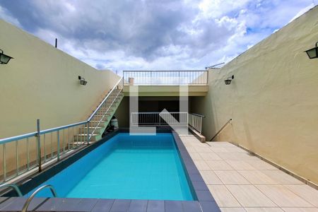 Casa à venda com 370m², 6 quartos e sem vaga Casa à venda com 370m², 6 quartos e sem vagaPiscina