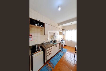 Casa à venda com 370m², 6 quartos e sem vaga Casa à venda com 370m², 6 quartos e sem vagaCozinha 2