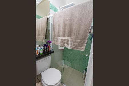 Casa de condomínio à venda com 80m², 2 quartos e 1 vagaBanheiro da suíte 