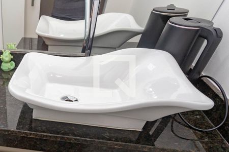 Casa de condomínio à venda com 80m², 2 quartos e 1 vagaBanheiro social 