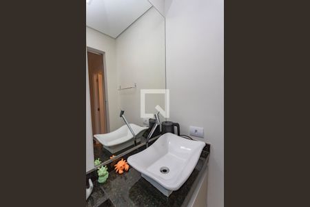 Casa de condomínio à venda com 80m², 2 quartos e 1 vagaBanheiro social 