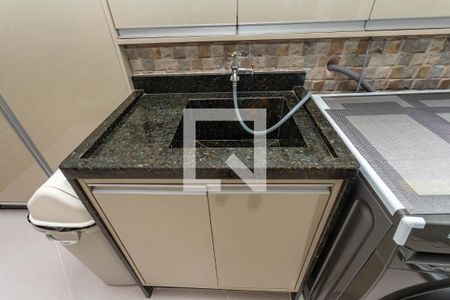 Casa de condomínio à venda com 80m², 2 quartos e 1 vagaÁrea de serviço 