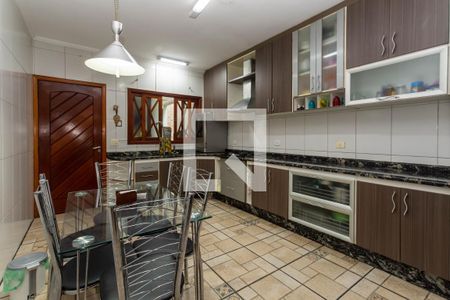 Casa à venda com 142m², 4 quartos e 4 vagas Casa à venda com 142m², 4 quartos e 4 vagasCozinha