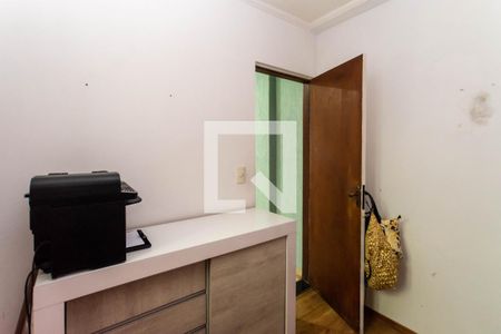 Casa à venda com 142m², 4 quartos e 4 vagas Casa à venda com 142m², 4 quartos e 4 vagasQuarto da área de serviço