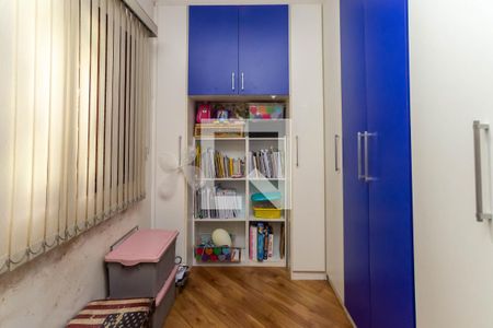 Casa à venda com 142m², 4 quartos e 4 vagas Casa à venda com 142m², 4 quartos e 4 vagasQuarto