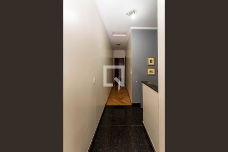 Casa à venda com 142m², 4 quartos e 4 vagas Casa à venda com 142m², 4 quartos e 4 vagasCorredor