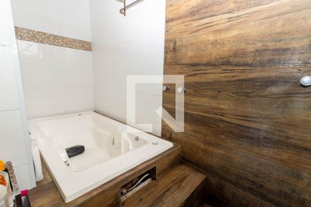 Casa à venda com 142m², 4 quartos e 4 vagas Casa à venda com 142m², 4 quartos e 4 vagasBanheiro da Suíte master