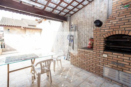 Casa à venda com 142m², 4 quartos e 4 vagas Casa à venda com 142m², 4 quartos e 4 vagasChurrasqueira