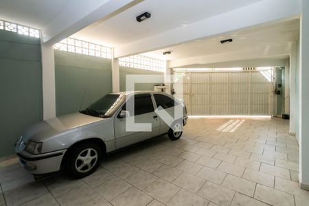 Casa à venda com 142m², 4 quartos e 4 vagas Casa à venda com 142m², 4 quartos e 4 vagasGaragem
