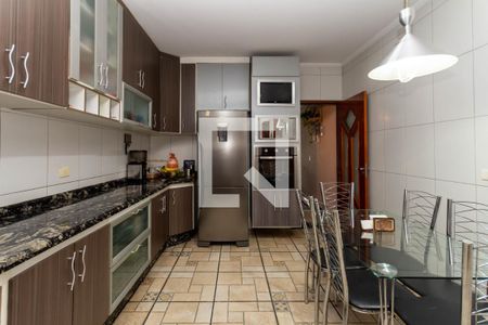 Casa à venda com 142m², 4 quartos e 4 vagas Casa à venda com 142m², 4 quartos e 4 vagasCozinha