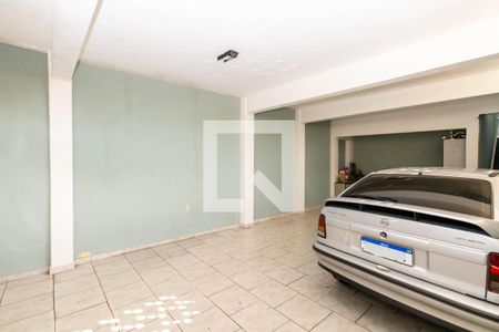 Casa à venda com 142m², 4 quartos e 4 vagas Casa à venda com 142m², 4 quartos e 4 vagasGaragem