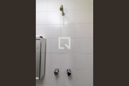 Apartamento à venda com 90m², 2 quartos e 1 vaga Apartamento à venda com 90m², 2 quartos e 1 vagaBanheiro de Serviço