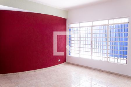 Sala de casa para alugar com 5 quartos, 200m² em Centro, Jacareí