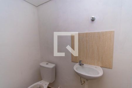 Casa para alugar com 60m², 3 quartos e 1 vaga Casa para alugar com 60m², 3 quartos e 1 vagaBanheiro