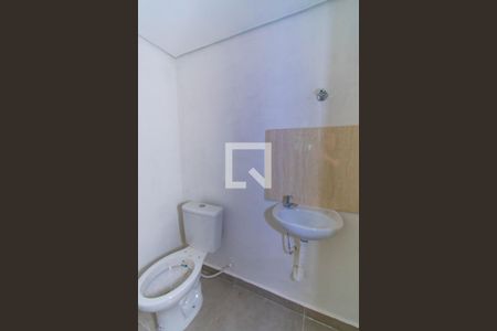 Casa para alugar com 60m², 3 quartos e 1 vaga Casa para alugar com 60m², 3 quartos e 1 vagaBanheiro