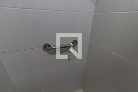 Apartamento para alugar com 74m², 2 quartos e 1 vagaDetalhe do banheiro da suíte