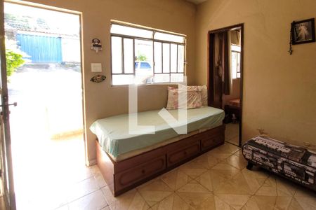 Sala de casa à venda com 3 quartos, 120m² em Novo Riacho, Contagem