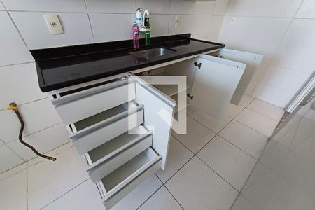 Apartamento à venda com 65m², 2 quartos e 1 vaga Apartamento à venda com 65m², 2 quartos e 1 vagaCozinha - Armários