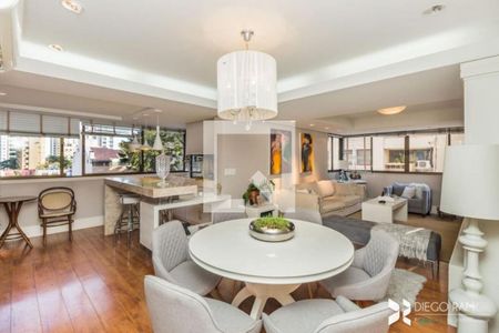 Apartamento à venda com 3 quartos, 142m² em Petrópolis, Porto Alegre