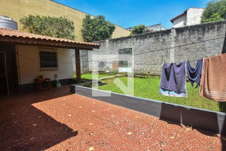 Casa à venda com 600m², 2 quartos e 3 vagasQuintal