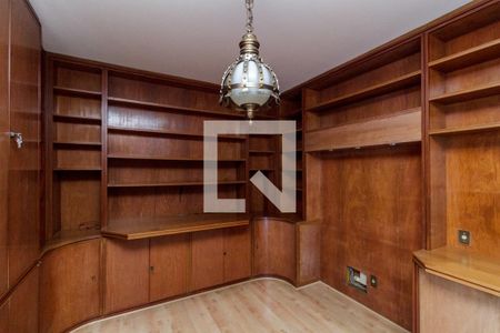 Sala de TV de apartamento à venda com 3 quartos, 280m² em Higienópolis, São Paulo