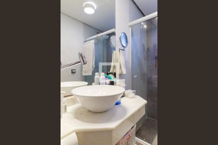 Casa à venda com 280m², 3 quartos e 3 vagasSuíte - Banheiro