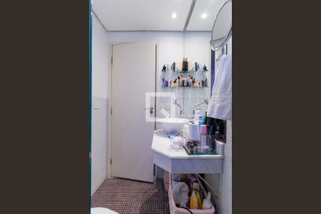 Casa à venda com 280m², 3 quartos e 3 vagasSuíte - Banheiro