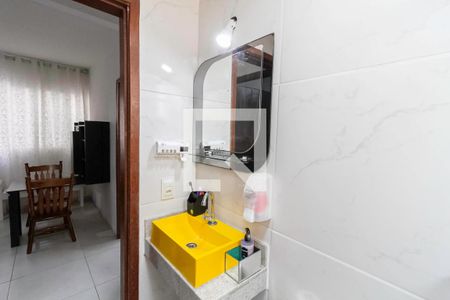 Apartamento para alugar com 59m², 2 quartos e 1 vaga Apartamento para alugar com 59m², 2 quartos e 1 vagaBanheiro social