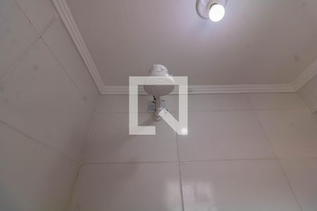 Banheiro de kitnet/studio para alugar com 1 quarto, 18m² em Jardim Oriental, São Paulo