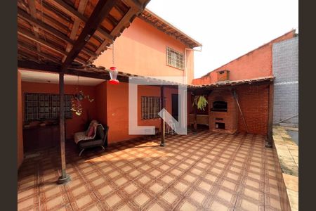Casa à venda com 252m², 7 quartos e 3 vagas Casa à venda com 252m², 7 quartos e 3 vagasQuintal