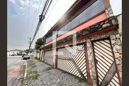 Casa à venda com 252m², 7 quartos e 3 vagas Casa à venda com 252m², 7 quartos e 3 vagasFachada