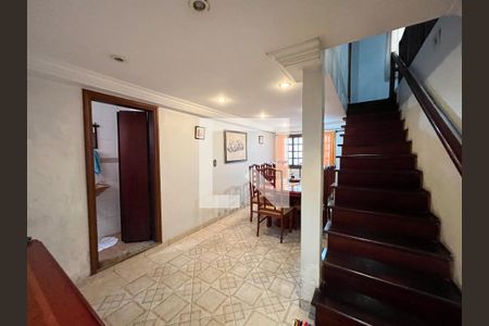 Casa à venda com 252m², 7 quartos e 3 vagas Casa à venda com 252m², 7 quartos e 3 vagasCopa