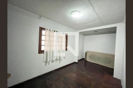 Casa à venda com 252m², 7 quartos e 3 vagas Casa à venda com 252m², 7 quartos e 3 vagasQuarto 5