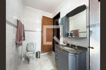 Casa à venda com 252m², 7 quartos e 3 vagas Casa à venda com 252m², 7 quartos e 3 vagasBanheiro 2